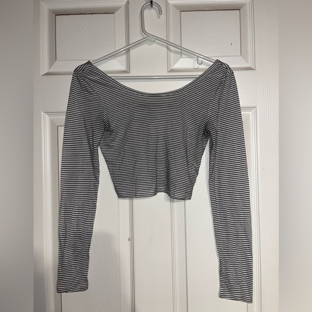 Long sleeve crop top